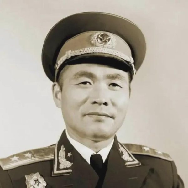 城中投资 杜义德：开国中将，王近山的黄金搭档，打造刘邓劲旅钢铁6纵，刘伯承赞誉其才兼文武